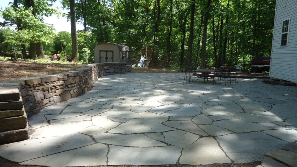 natural flagstone hardscape